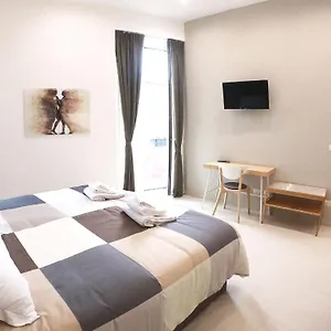 home-catania-dante-accommodation.sicilyhotelsitaly.net/